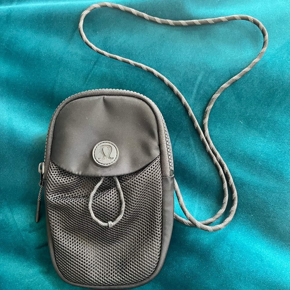 LuLulemon Crossbody Pouch